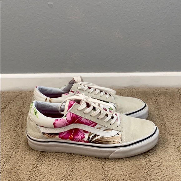 Vans - Picture 3 of 7